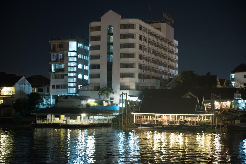 Ayothaya Riverside Hotel Ayutthaya Eksteriør billede