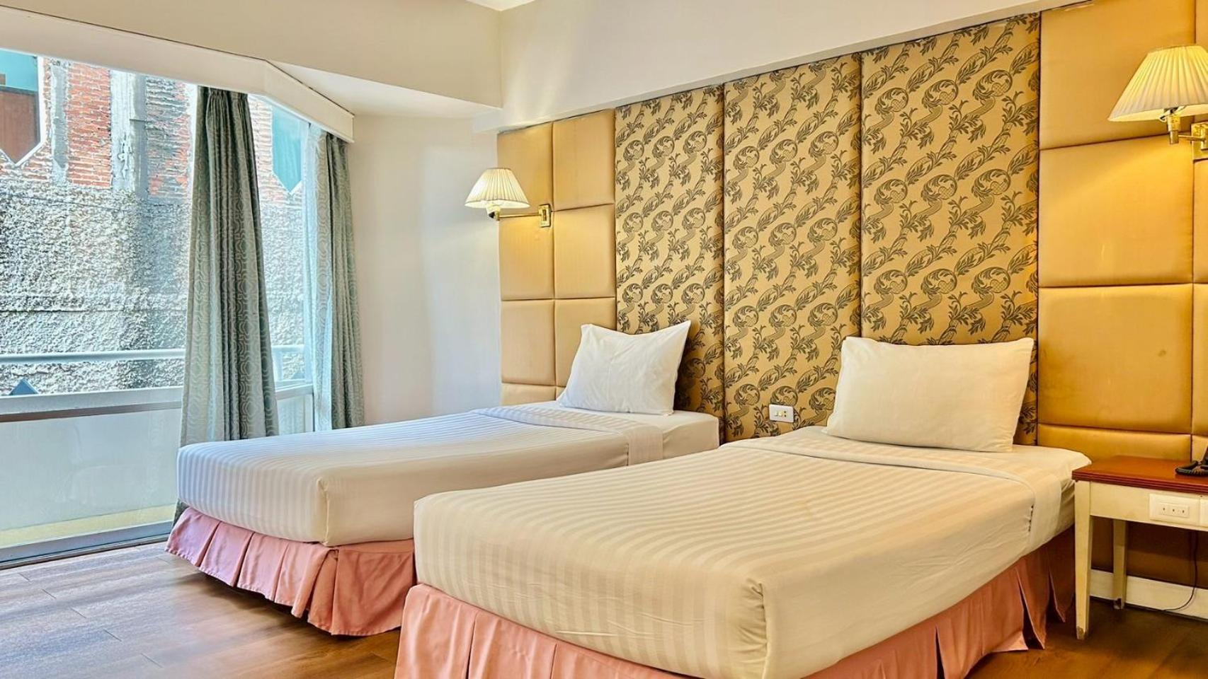 Ayothaya Riverside Hotel Ayutthaya Eksteriør billede