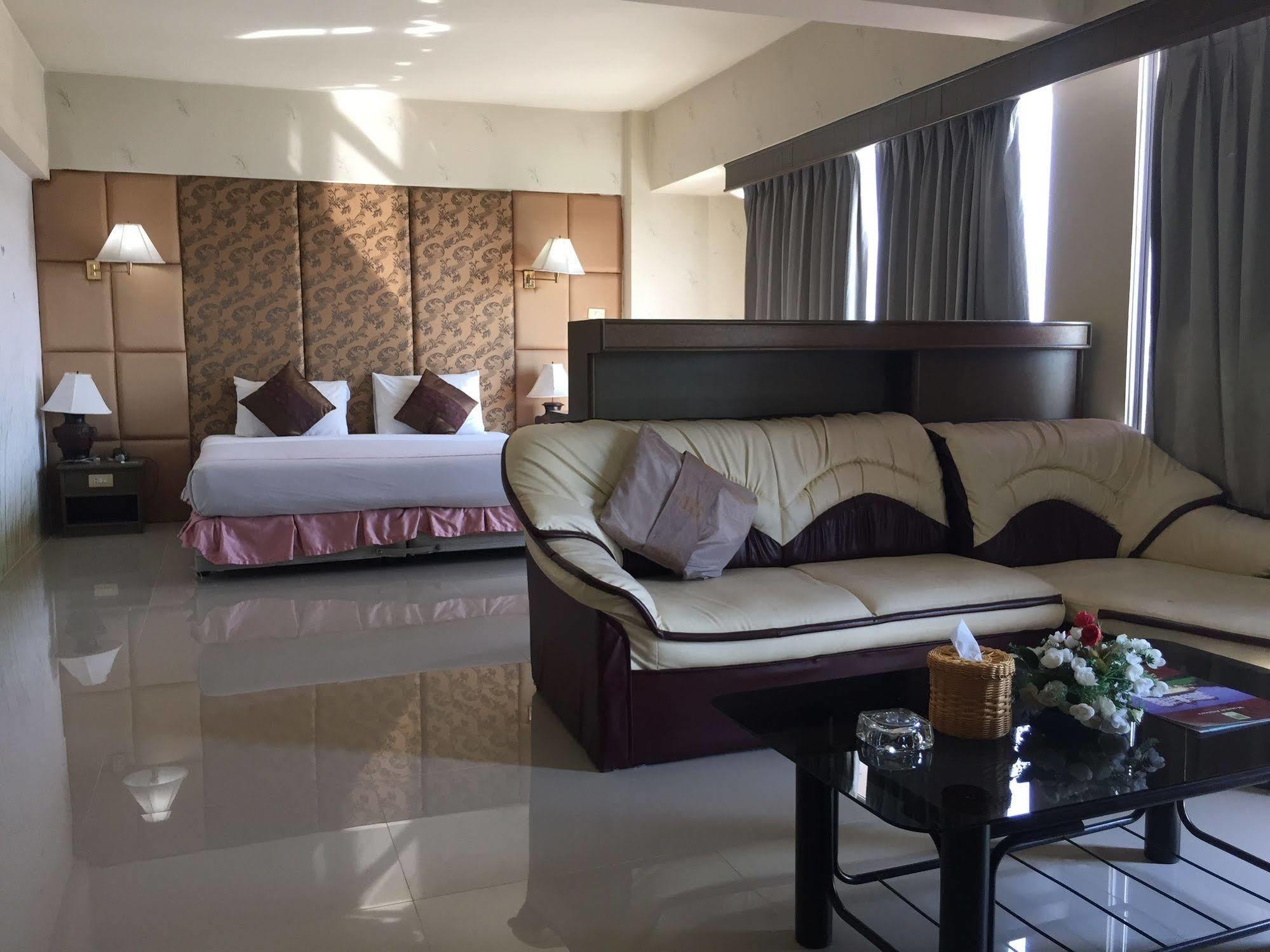 Ayothaya Riverside Hotel Ayutthaya Eksteriør billede